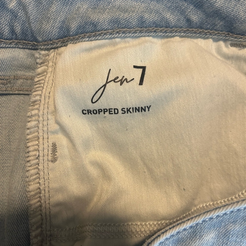 NWT 7 For All Mankind Jen7 Light Wash Cropped Skinny Frayed Jeans Size 6 - Picture 9 of 15